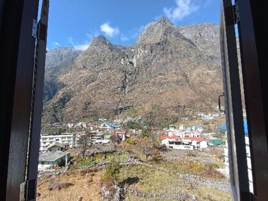 Tseten'S Inn Lachung Exterior foto